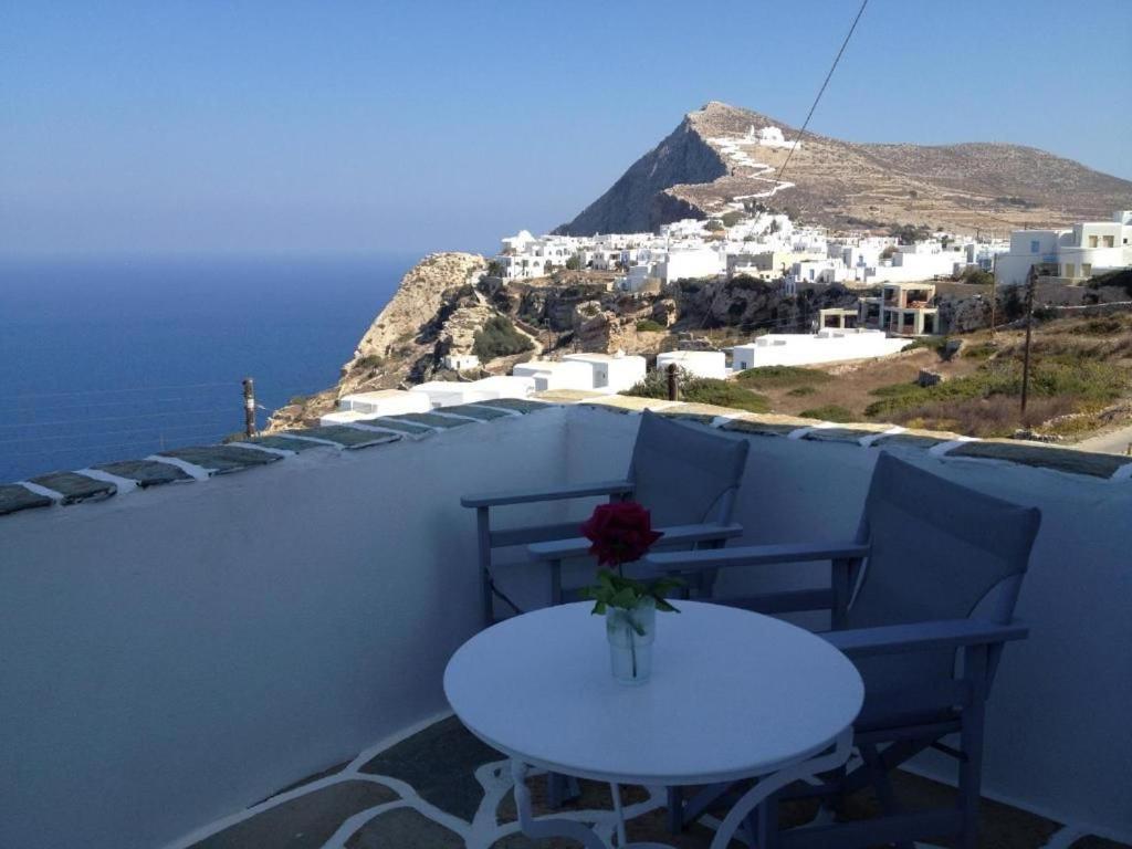 Kifines Suites Folegandros Town Ngoại thất bức ảnh